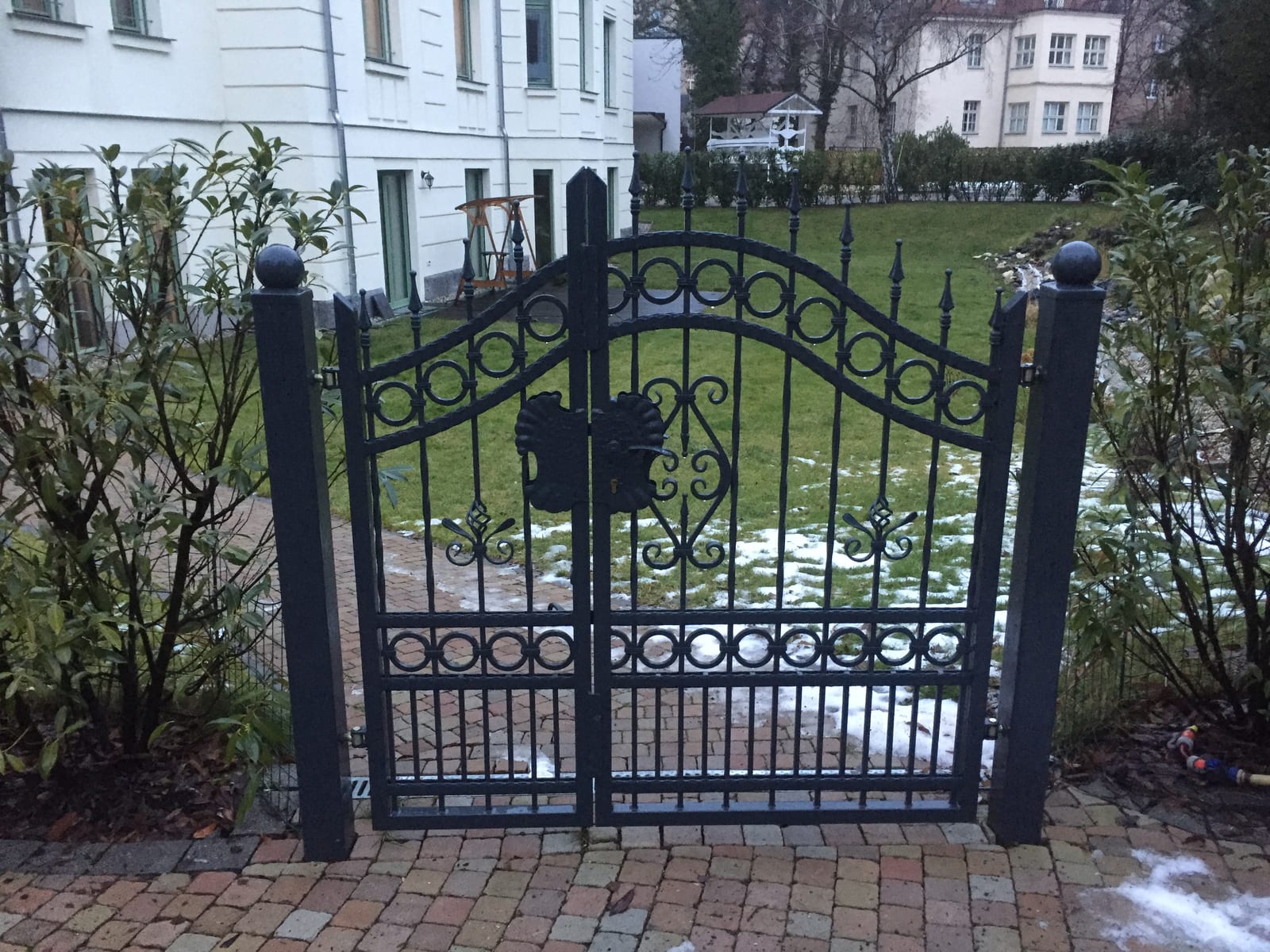 Schmiedeeisernes Einfahrtstor